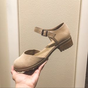 ⚡️SALE⚡️Super cute Soda chunky heels!